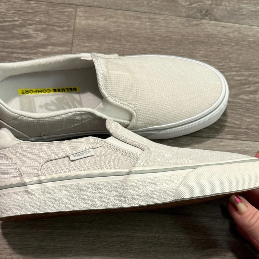 Vans Slip-On Sneakers in Patterned Light Gray